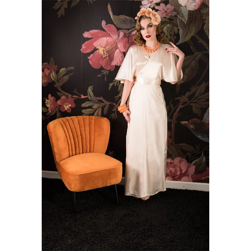 new-1930s-lounge-robe-peach-satin-by-what-katie-did